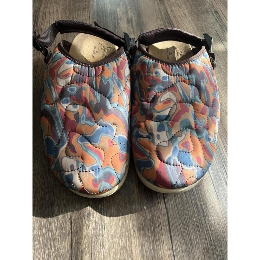 Slippers - Picture 2 of 6